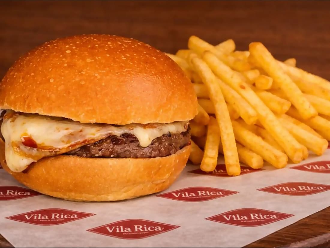 V- Burguer + Fritas + 1 Molho da Casa