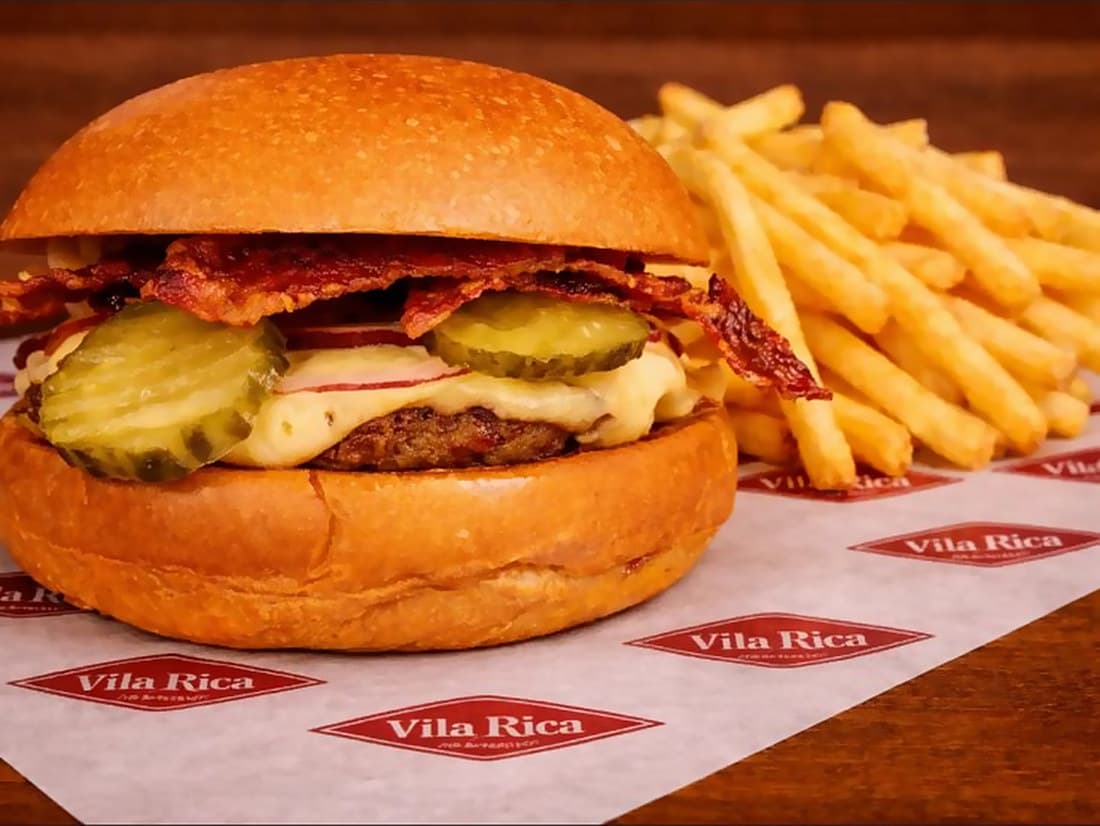V- Picles + Fritas + 1 Molho da Casa
