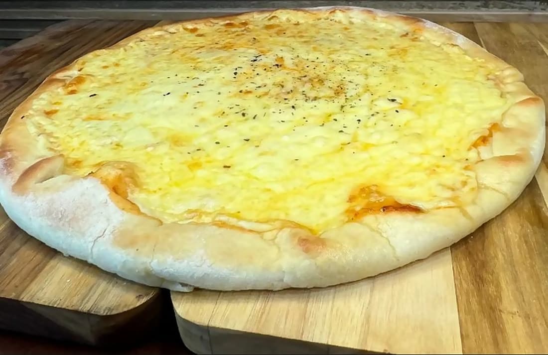 Pizza Mussarela Grande (35cm)