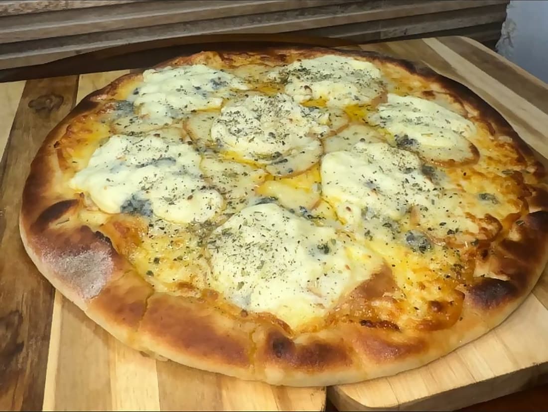 Pizza Quatro Queijos Grande (35cm)