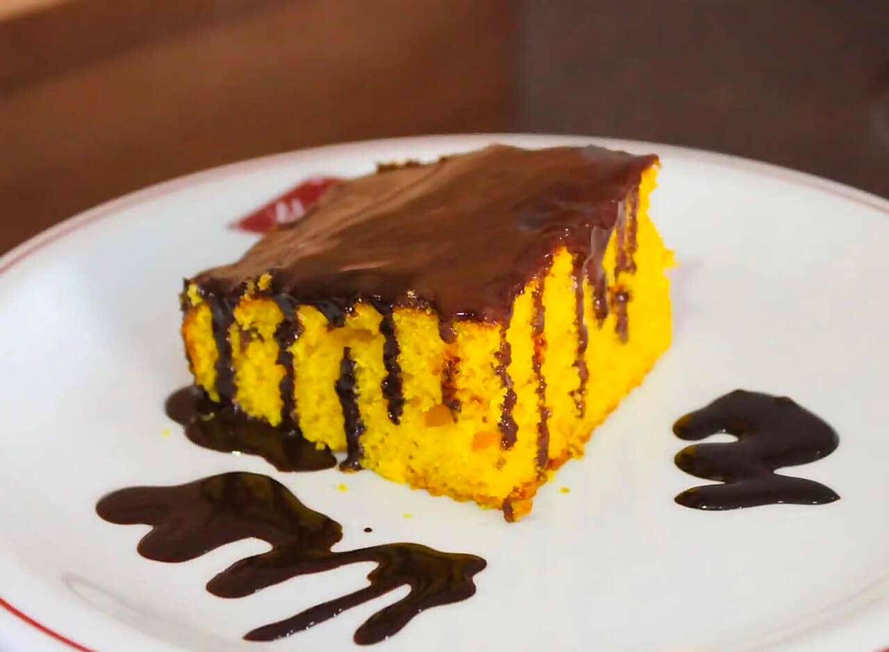 Bolo de Cenoura com Cobertura de Chocolate